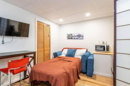 Cozy Private Apt Near Downtown Burlington Extérieur photo