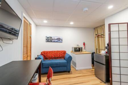 Cozy Private Apt Near Downtown Burlington Extérieur photo
